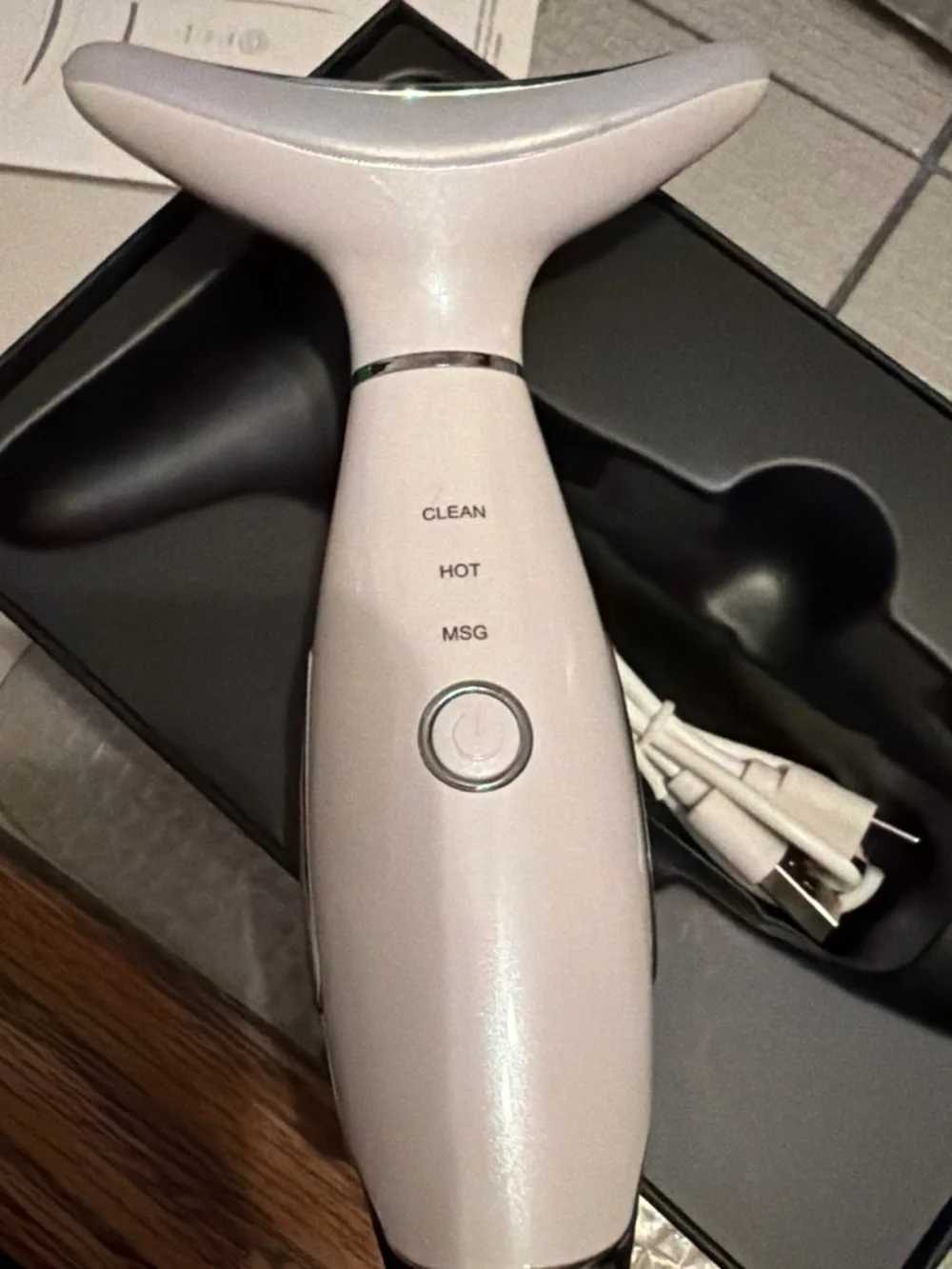 Women’s Facial Massager & Cleanser - White